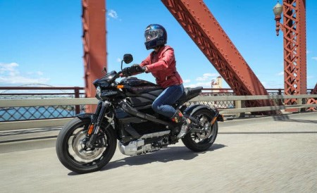 An Electric Harley Loses the Growl but Still Aims to Turn Heads