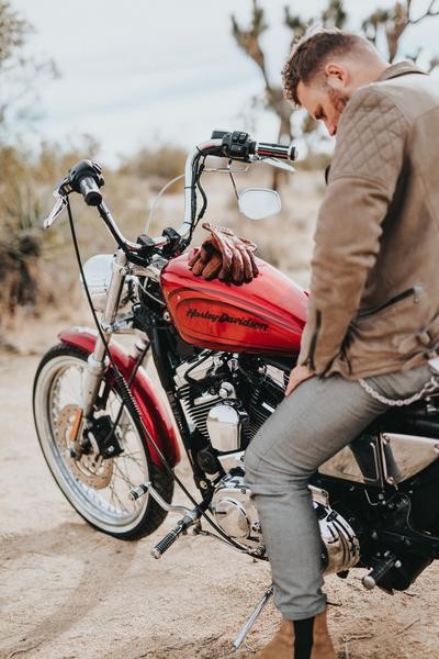 How to Choose Handlebars for a Motorcycle