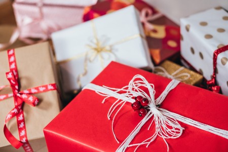 Holiday Gift With Purchase* Limited Edition