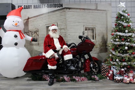 Photos with Santa & HOG Bake Sale