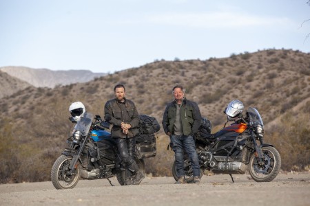 Ewan McGregor és Charley Boorman elektromos Harley-n érkezik a képernyőre