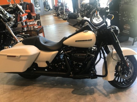 ROAD KING SPECIAL