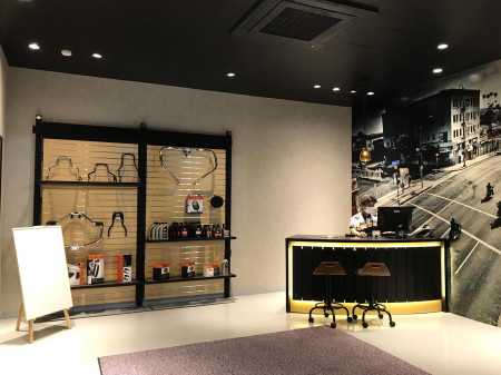 【お知らせ!】ベテラン&若手メカニック在籍!!