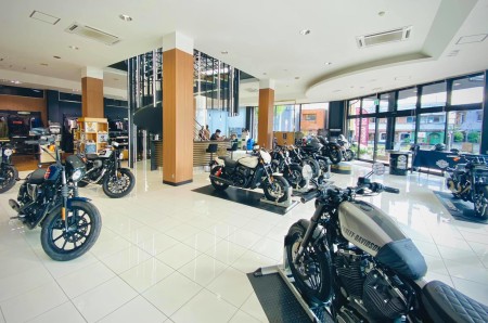 新車展示試乗会