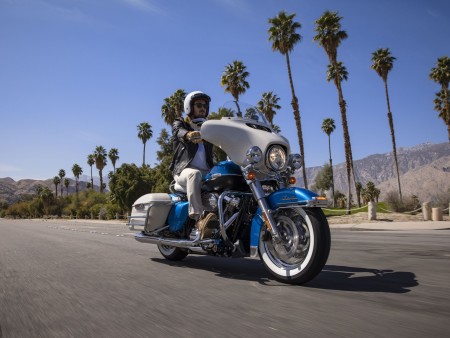 Bemutatkozik az Icons kollekció első extravagáns modellje, az Electra Glide Revival