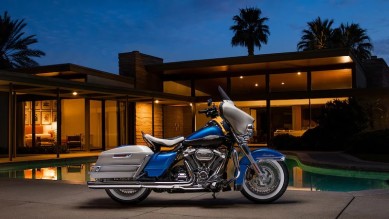 2021 Harley-Davidson® HD Touring FLH Electra Glide® Revival™ Hi-Fi Blue/Birch White