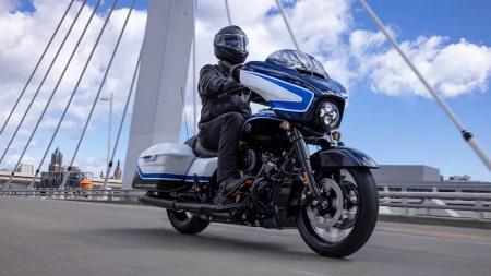 ストリートグライドスペシャルに限定車『Arctic blast(アークティックブラスト)』登場!!