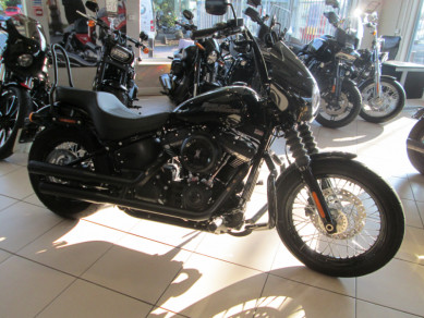 2020 Harley-Davidson® Street Bob® Vivid Black – Black Finish