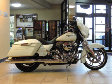 2015 Harley-Davidson HD Touring FLHXS Street Glide Special