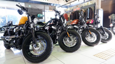 中古スポーツスター揃ってます!!