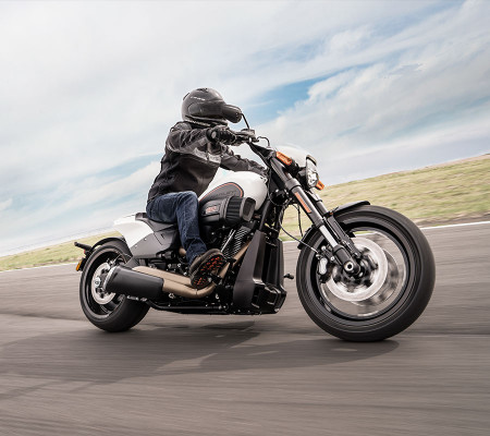 TEST RIDE THE NEW FXDR