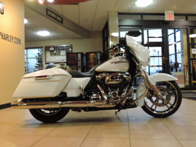 2017 Harley-Davidson HD Touring FLHXS Street Glide Special