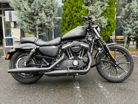 【中古車入荷情報】実用装備充実!後期型883アイアン入荷しました!