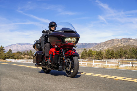 Модель CVO Road Glide Limited 2022