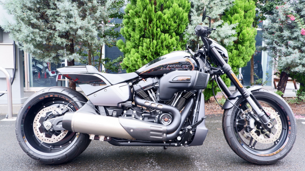 低走行カスタム多数のFXDRS入荷しました！！ | Harley-Davidson® 横浜