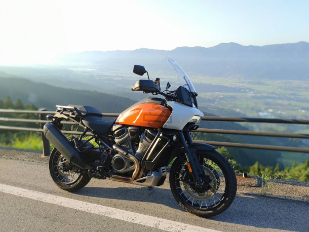 ハーレー初のオフロードバイク　PAN AMERICA 1250