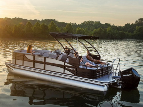 2022 Lowe Boats Retreat 250 RFL TL thumbnail
