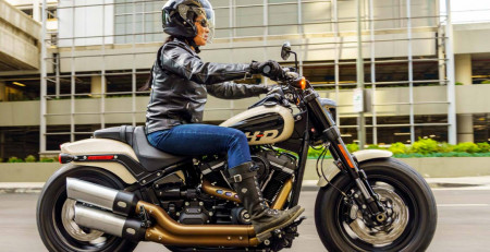 See the sights with the 2022 Harley-Davidson® Fat Bob® 114 near Wesley Chapel FL