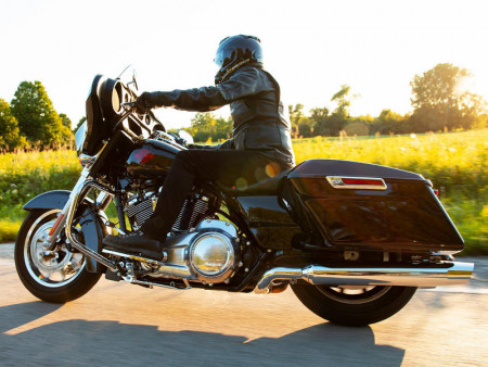 The classically iconic 2022 Harley-Davidson® Electra Glide® Standard near Brooksville FL
