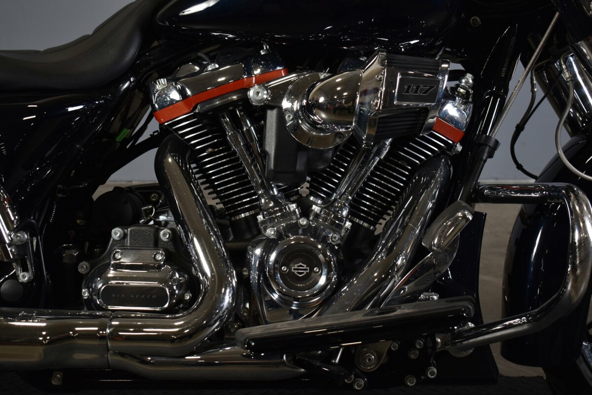 2021 Harley-Davidson CVO Street Glide FLHXSE - Photo 10