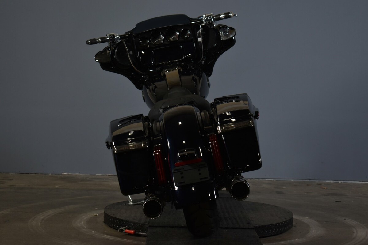 2021 Harley-Davidson CVO Street Glide FLHXSE - Photo 7