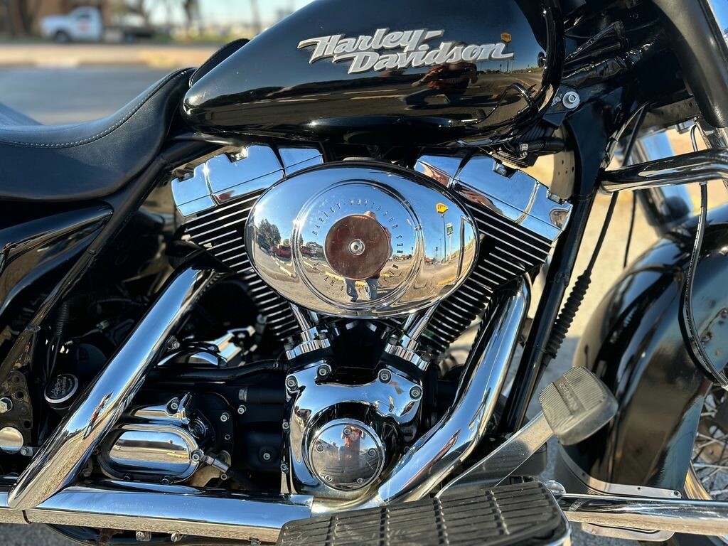 2005 Harley-Davidson Electra Glide Ultra Classic Exclusive - Vivid Black - Photo 2