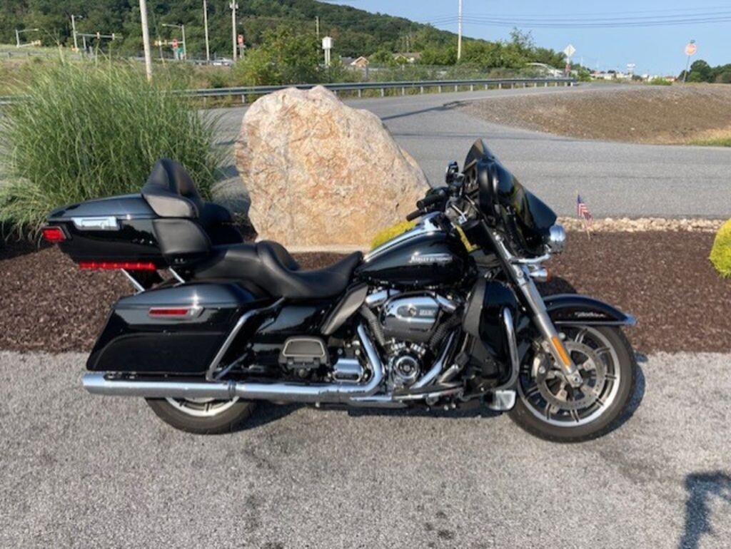 2018 Harley-Davidson Electra Glide Ultra Classic FLHTCU Black