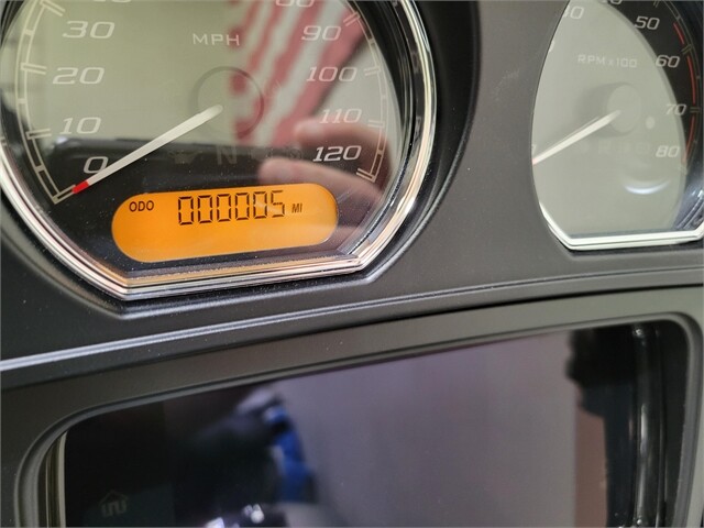 FLHTCUTG 2024 Tri Glide Ultra - Photo 8