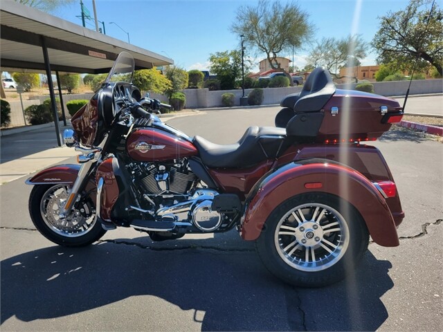 FLHTCUTG 2024 Tri Glide Ultra - Photo 6