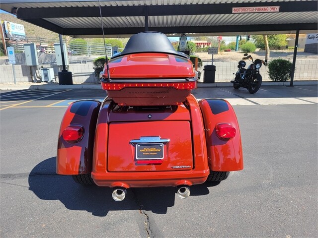 FLHTCUTG 2024 Tri Glide Ultra - Photo 4