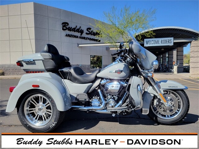 FLHTCUTG 2024 Tri Glide Ultra - Photo 2