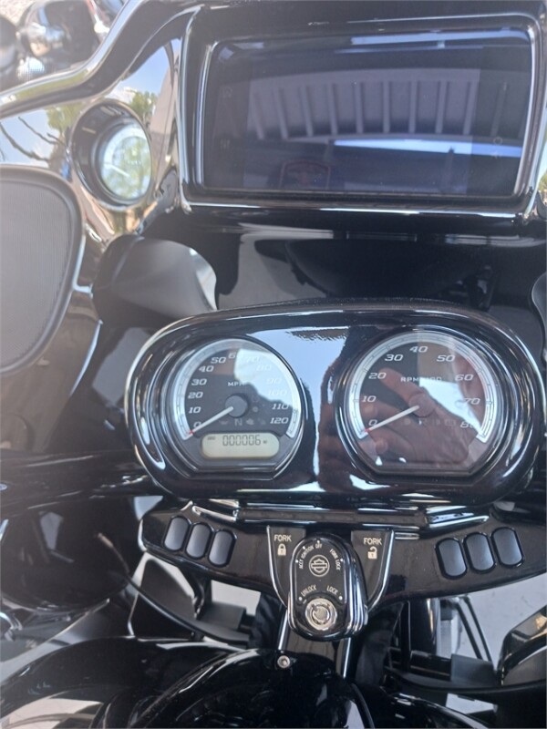 2024 Road Glide Limited - Photo 8
