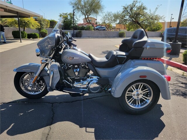 FLHTCUTG 2024 Tri Glide Ultra - Photo 5