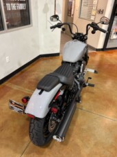 FXBBS 2024 Street Bob<sup>®</sup> 114 thumb 2
