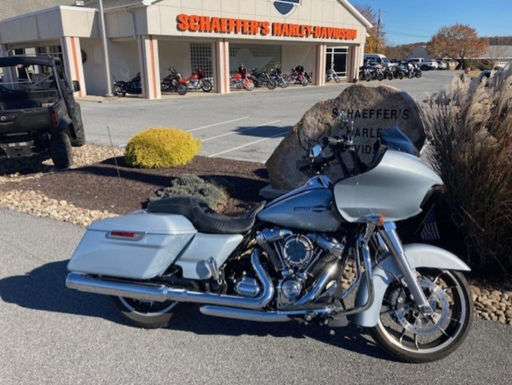 2023 Harley-Davidson Road Glide FLTRX Atlas Silver