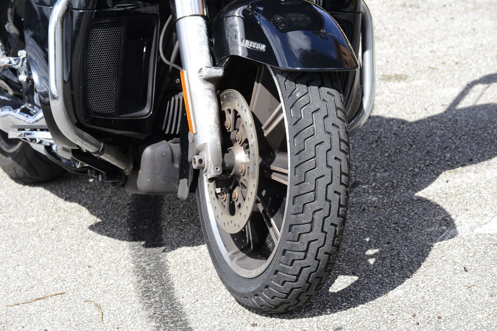 Road Glide Limited - Photo 10