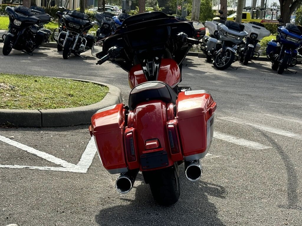 CVO Street Glide - Photo 3