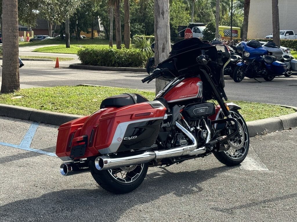 CVO Street Glide - Photo 2