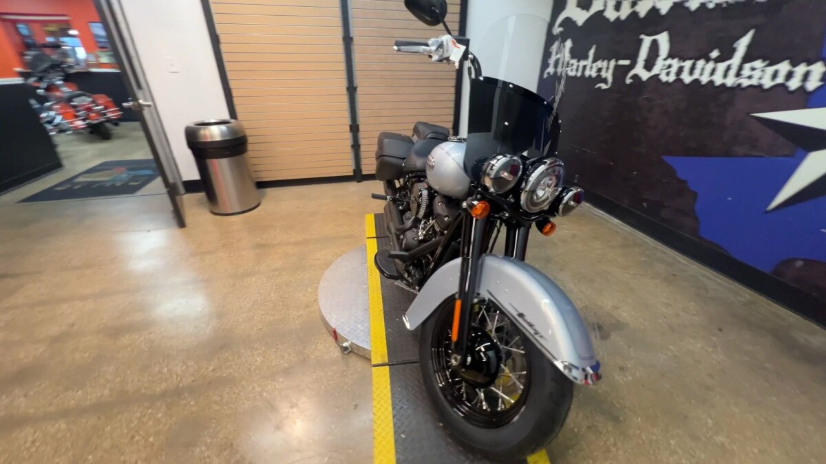 2024 Harley-Davidson Heritage Classic FLHCS - Photo 8