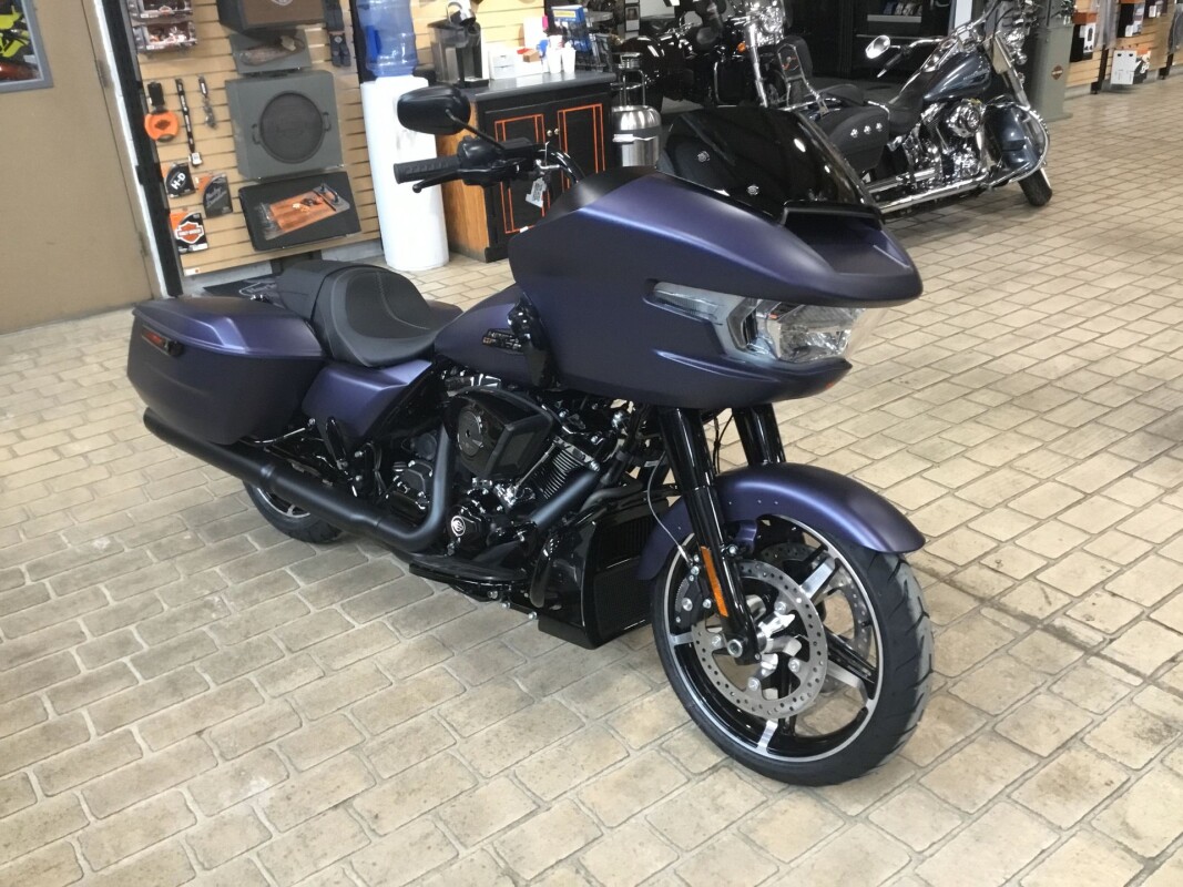 2025 Harley-Davidson Road Glide Purple Abyss Denim - Black Finish - Photo 8