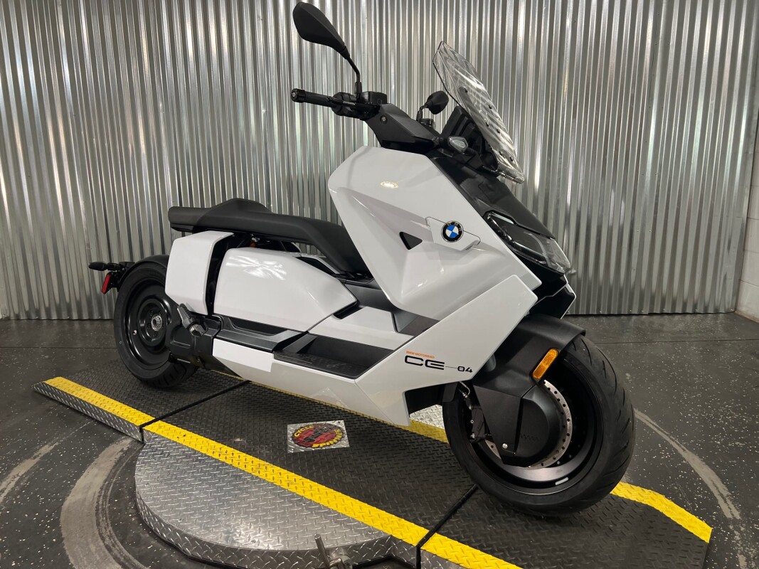 2024 BMW CE 04 - Photo 2