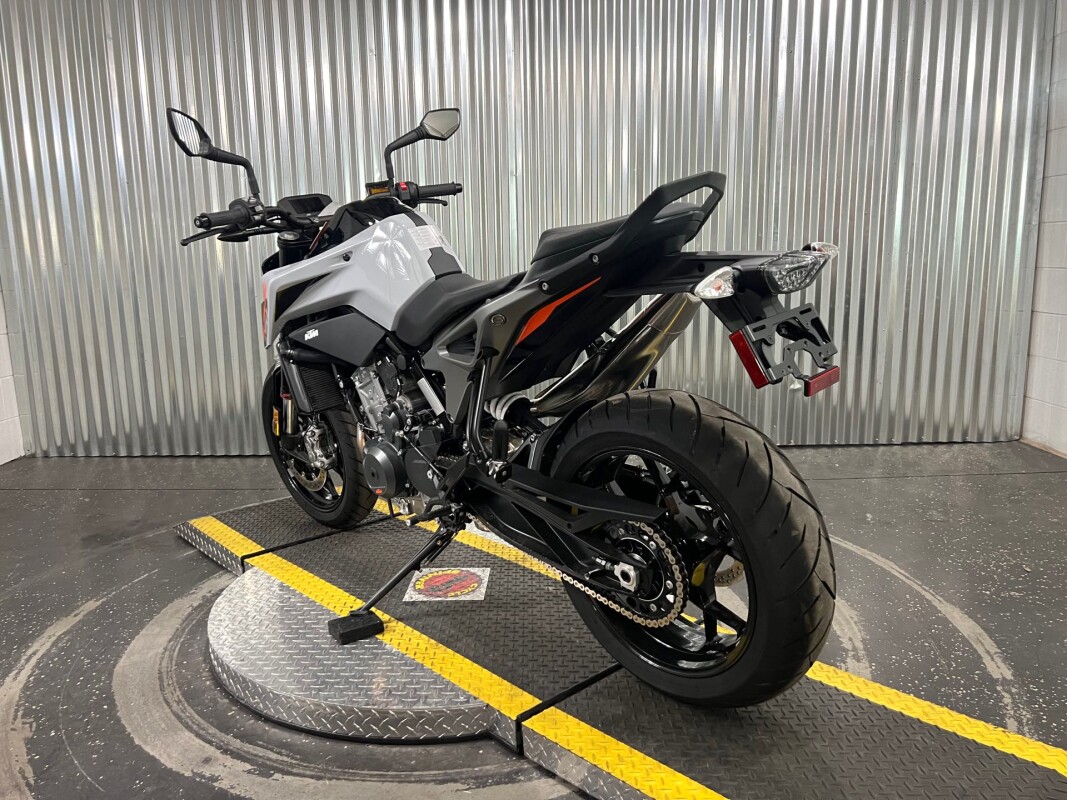 2024 KTM 790 DUKE - Photo 4
