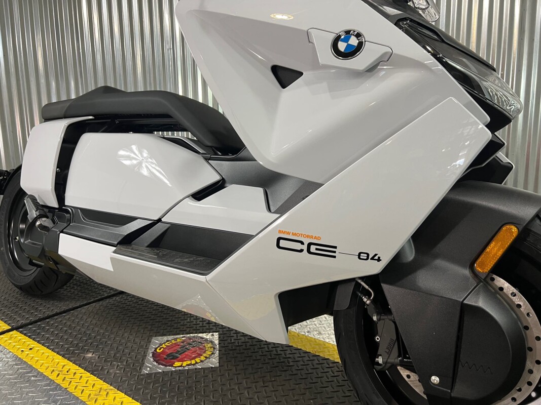 2024 BMW CE 04 - Photo 3