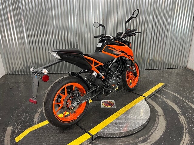 2023 KTM 200 Duke - Photo 3