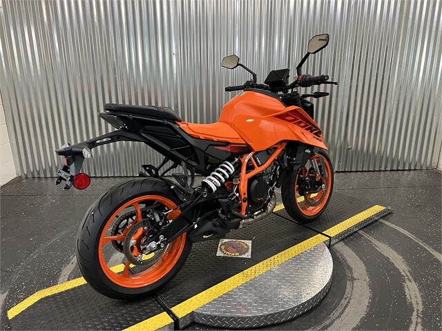 2024 KTM 390 DUKE - Photo 4