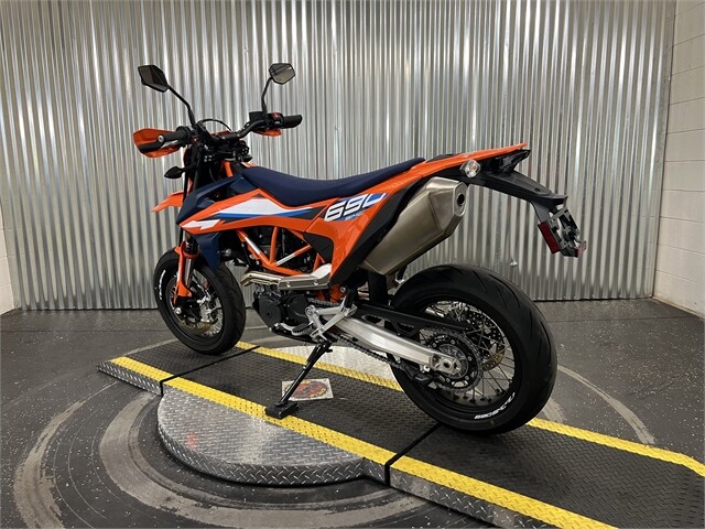 2024 KTM 690 SMC R - Photo 5