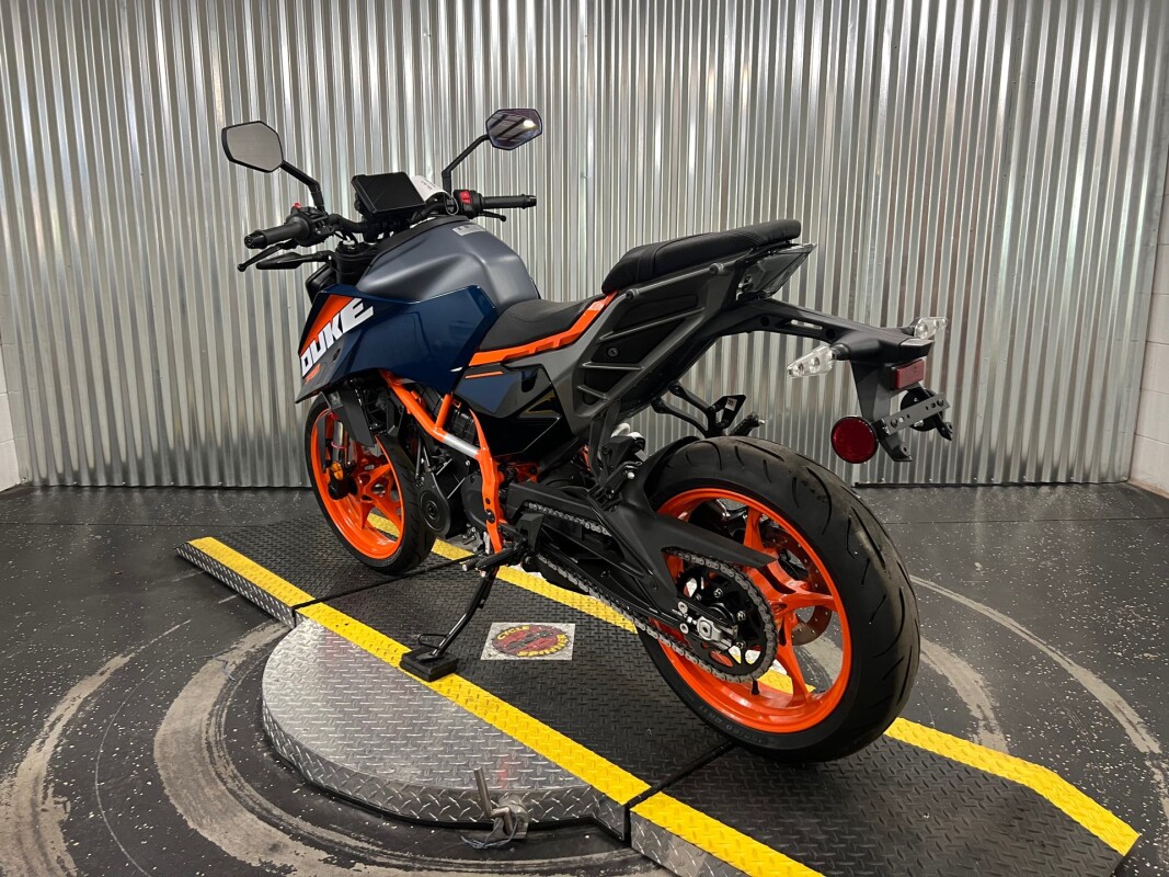 2024 KTM 390 DUKE - Photo 4