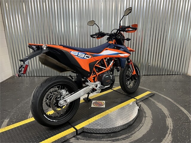 2024 KTM 690 SMC R - Photo 4