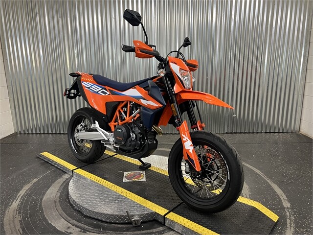 2024 KTM 690 SMC R - Photo 3