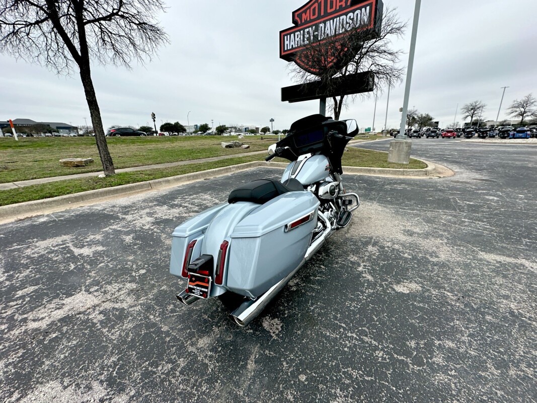 2025 Harley-Davidson Street Glide FLHX - Photo 10